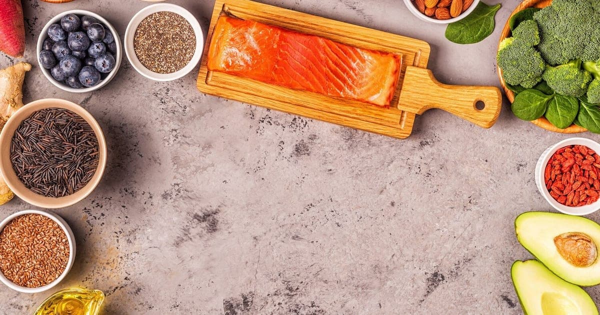 Alimentos para baixar o colesterol: o que comer e o que evitar no dia a dia