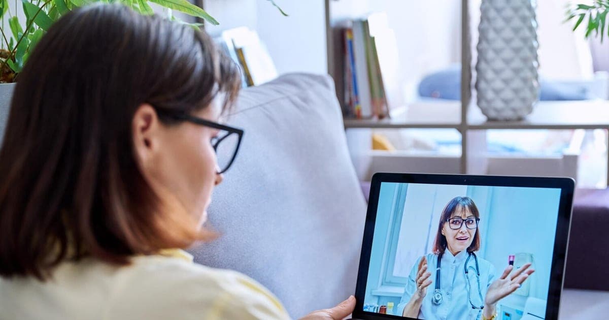Consulta com endocrinologista particular: valor, o que está incluído e quando a online sai mais barata