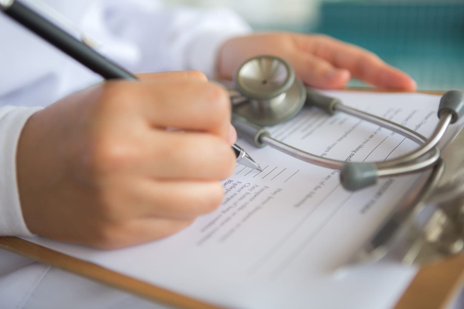 Preciso de atestado médico hoje: o pronto atendimento online resolve?